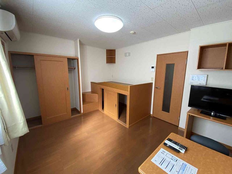 レオパレス晴屋 寝室
