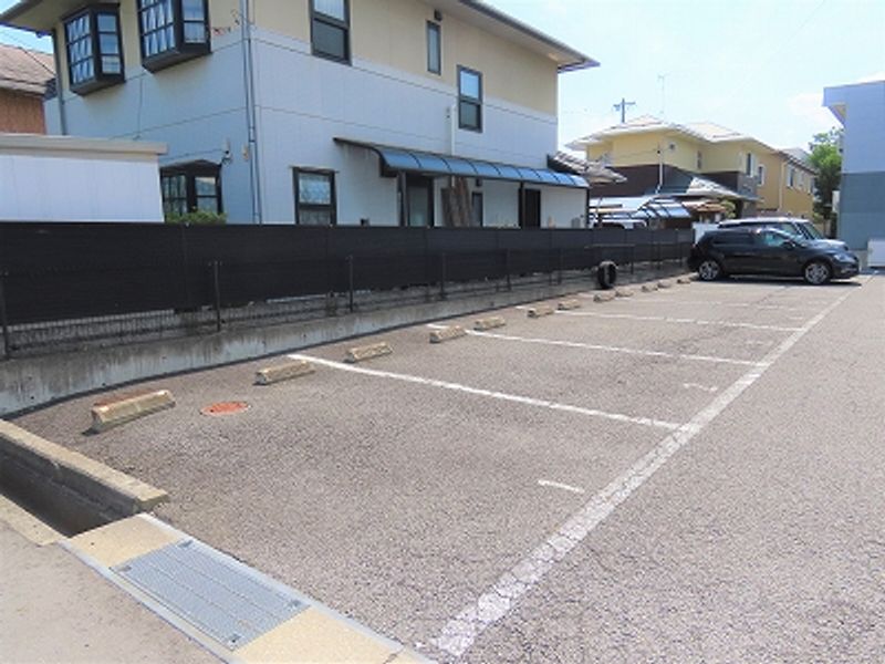 レオパレス川中島 駐車場