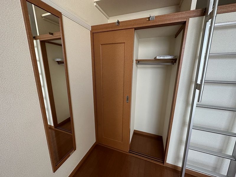 レオパレスイチサト 収納