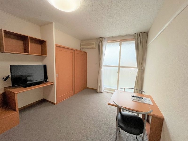 レオパレスセジュール和泉 居間
