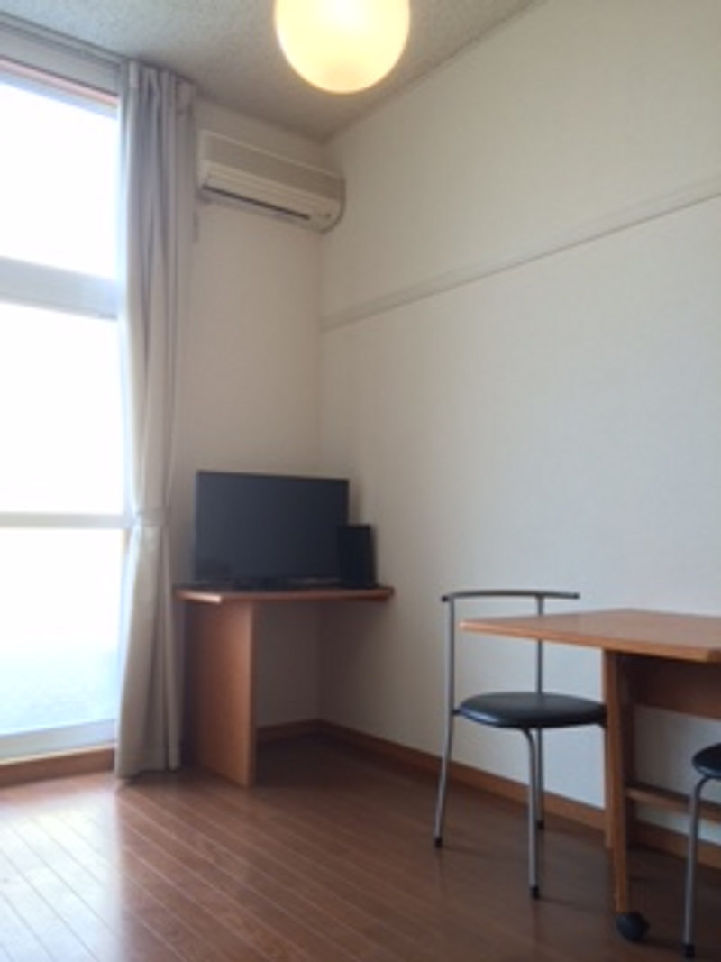 レオパレスフランシーズ 居間