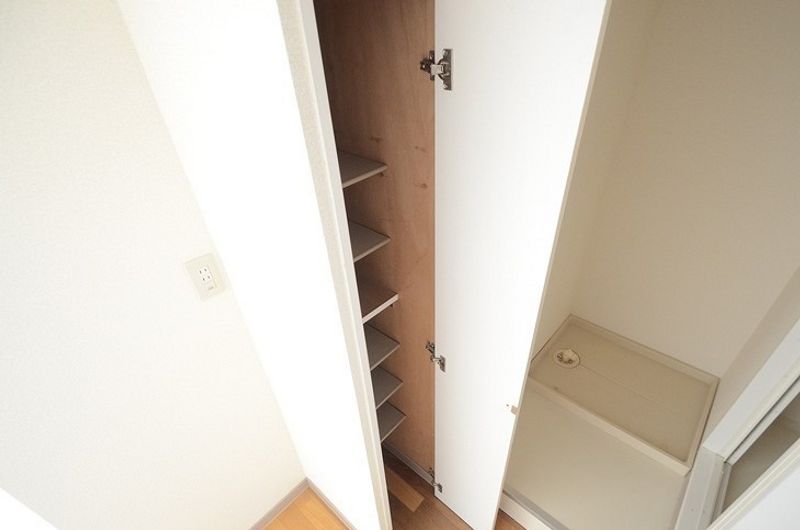 レオパレスクォーレ 収納