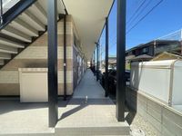 レオパレスセントラル島崎 エントランス