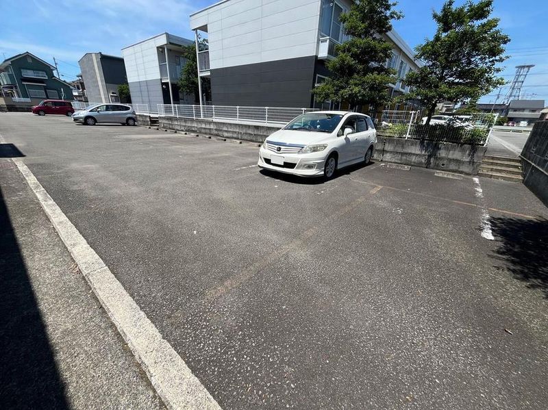 レオパレス古川Ⅱ 駐車場