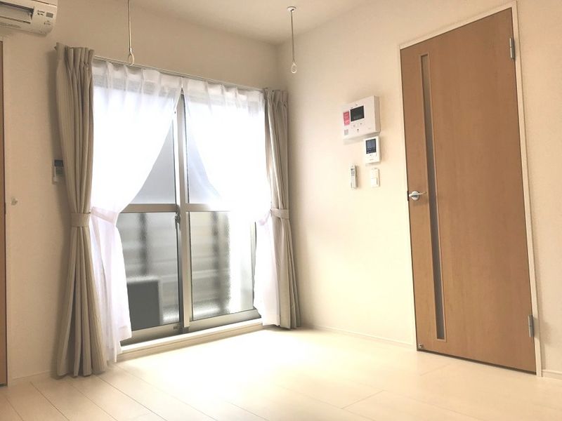 クレイノル　シェノン川名 居間