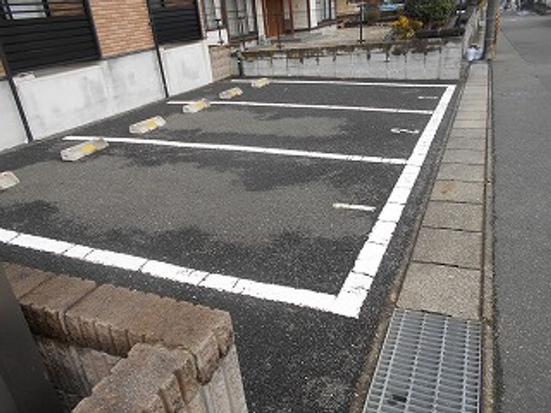 レオネクストクレール 駐車場