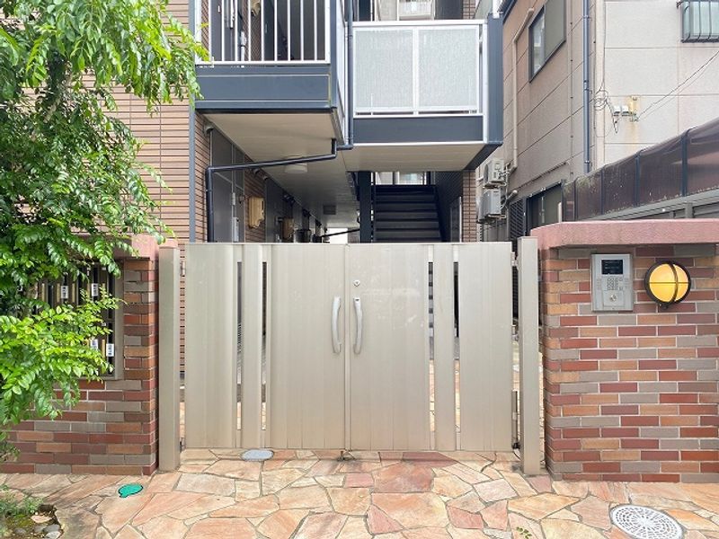 レオパレスエムズシティ エントランス