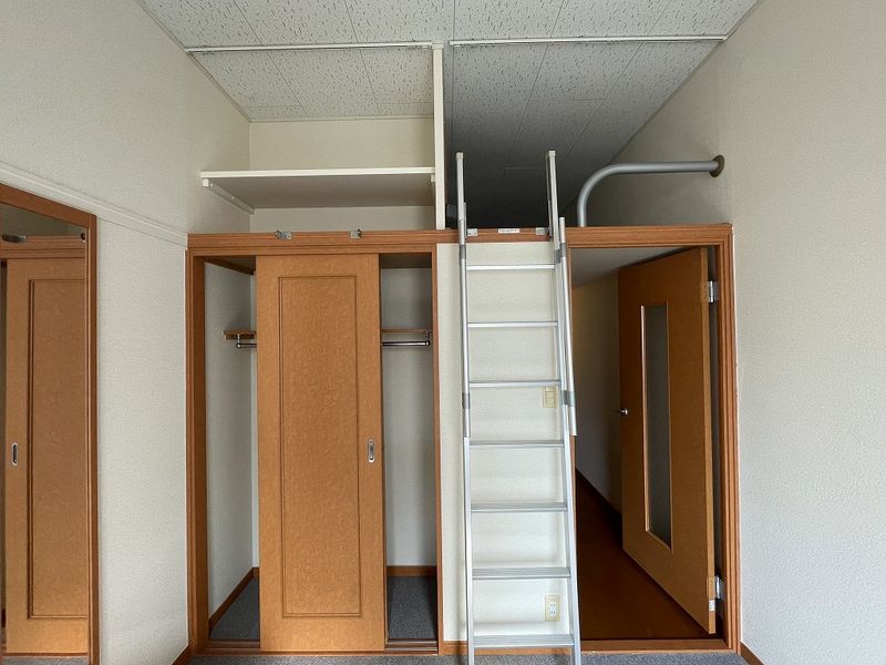 レオパレスコンファース輝 居間