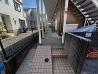 レオパレス美好町ＴＲＨ エントランス