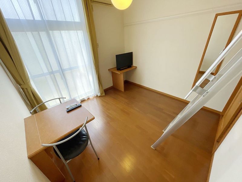 レオパレスひまわり 居間