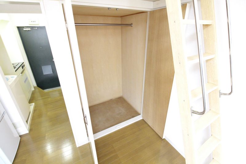 レオパレスダ・カーポ 収納