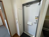 レオパレス竹 玄関