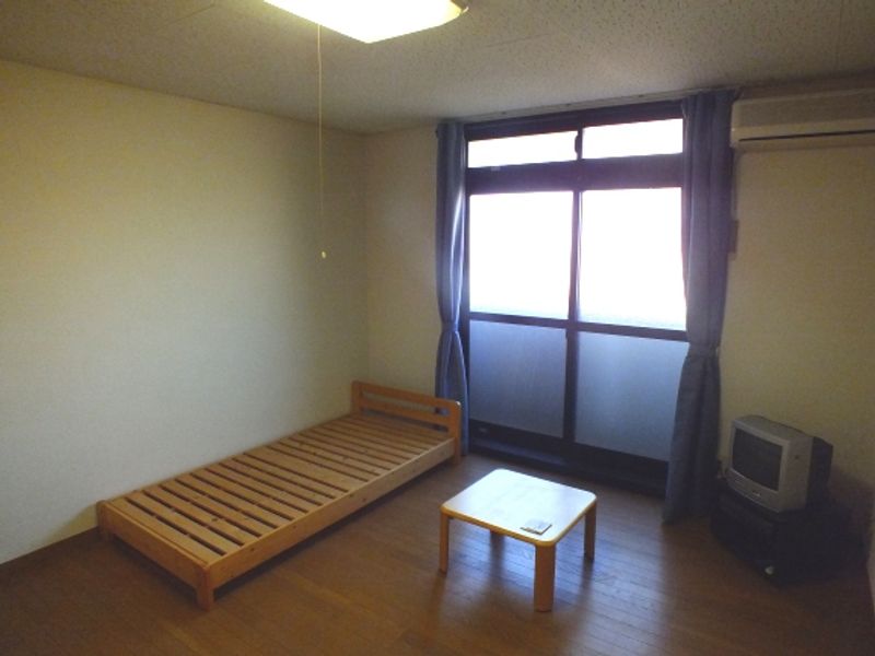 レオパレスサンライズ 寝室