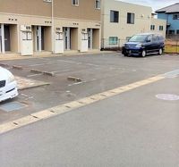 レオパレスクレセント 駐車場