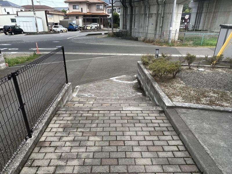 レオパレスサーンクタカダ エントランス