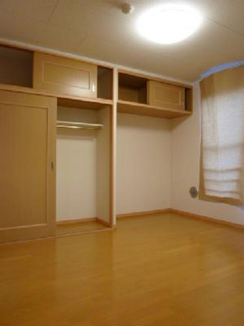 レオパレスヴィラこもれび 居間