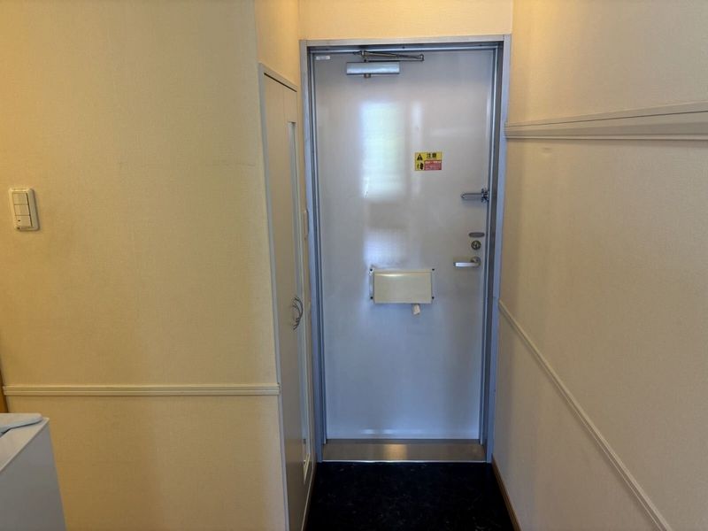 レオパレスユートピア白岡 玄関