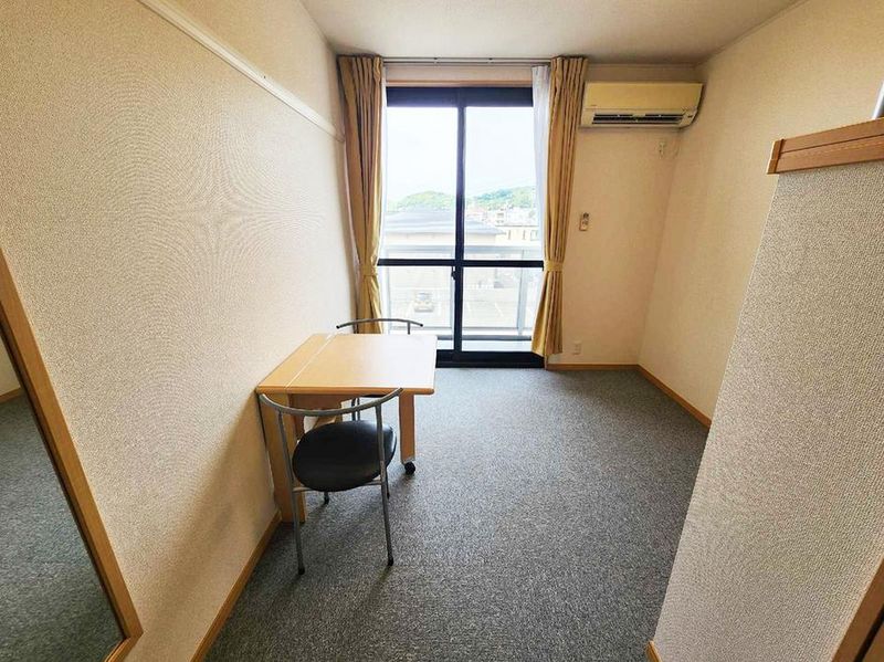 レオパレススカイ 居間