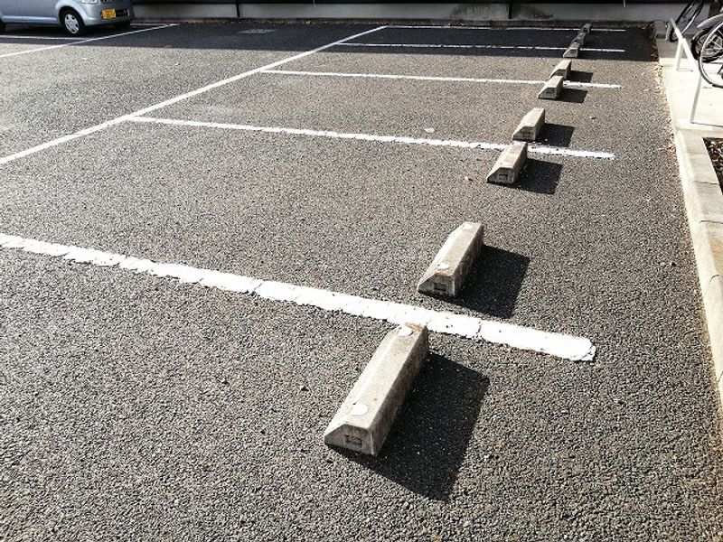 レオパレスオペラコート 駐車場