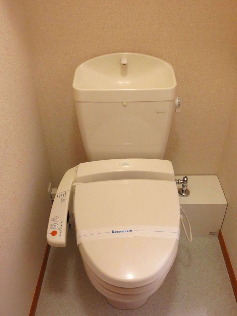 レオパレスシュトラール トイレ