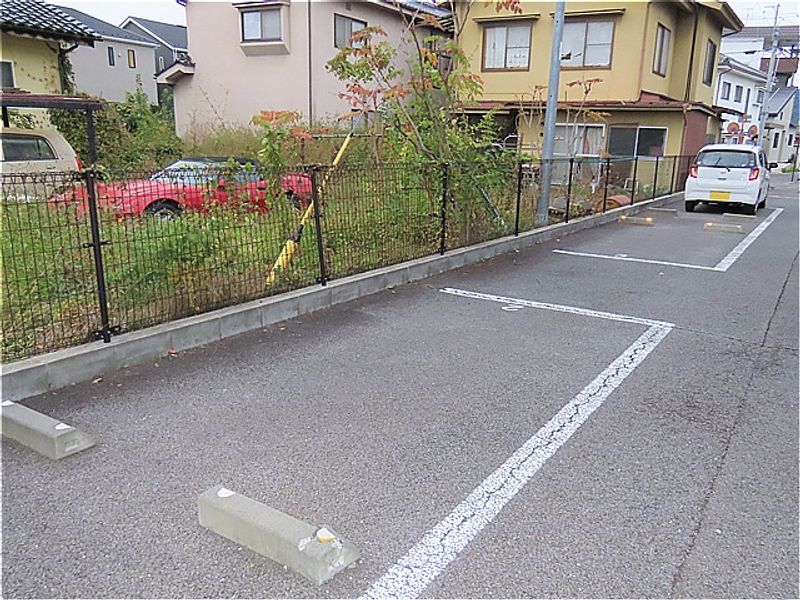 レオパレスエスペランサ 駐車場