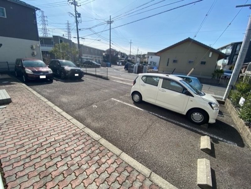 レオパレス鹿之助 駐車場
