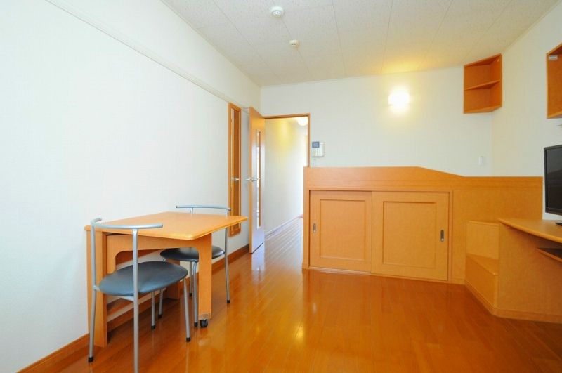 レオパレスアンセストラル 居間