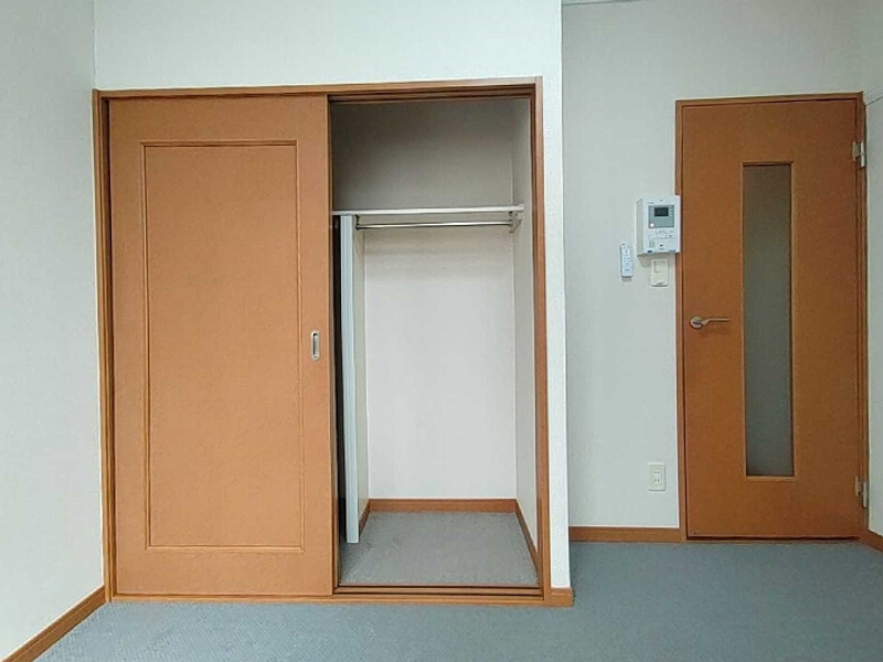 レオパレスボレール 収納