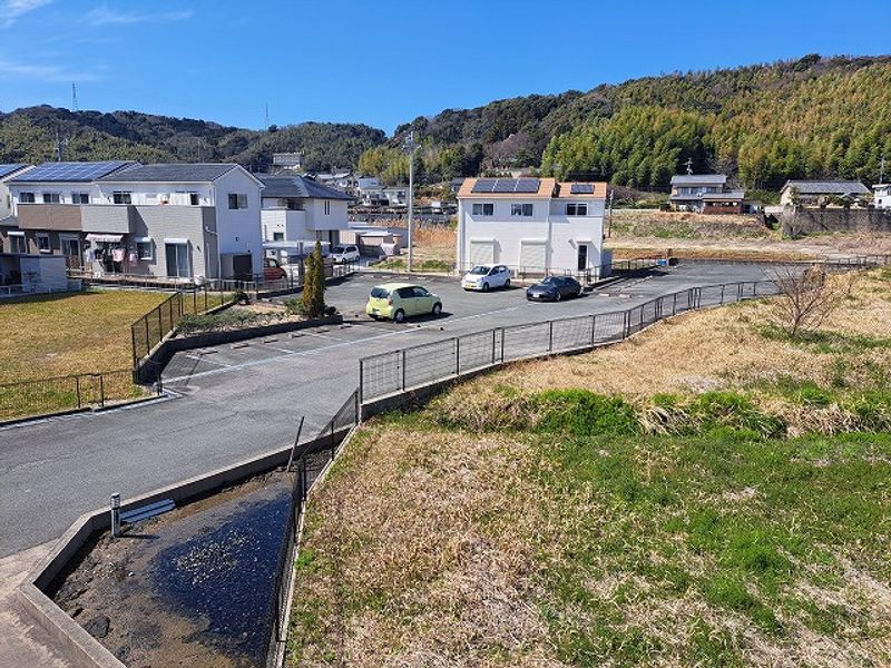 レオパレスブリエ 駐車場