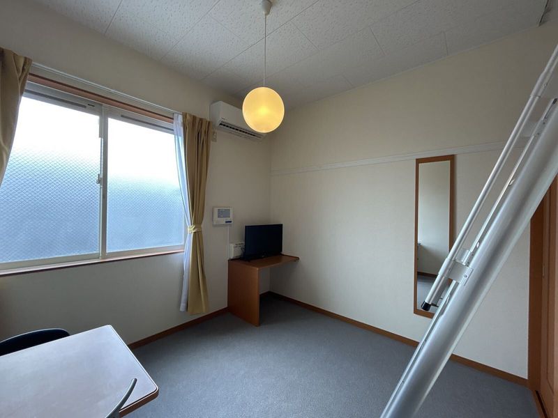 レオパレスエトワール彩Ⅰ 居間