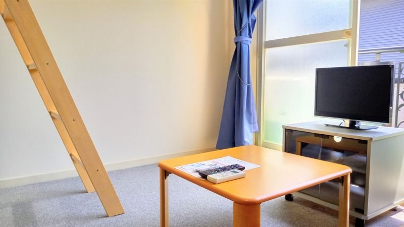 レオパレスサンクレール小戸 居間