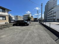 レオパレスサンウィナー 駐車場