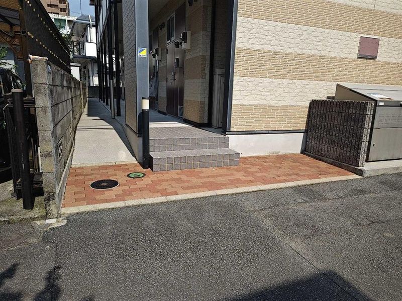 レオパレスクレセント山越 エントランス