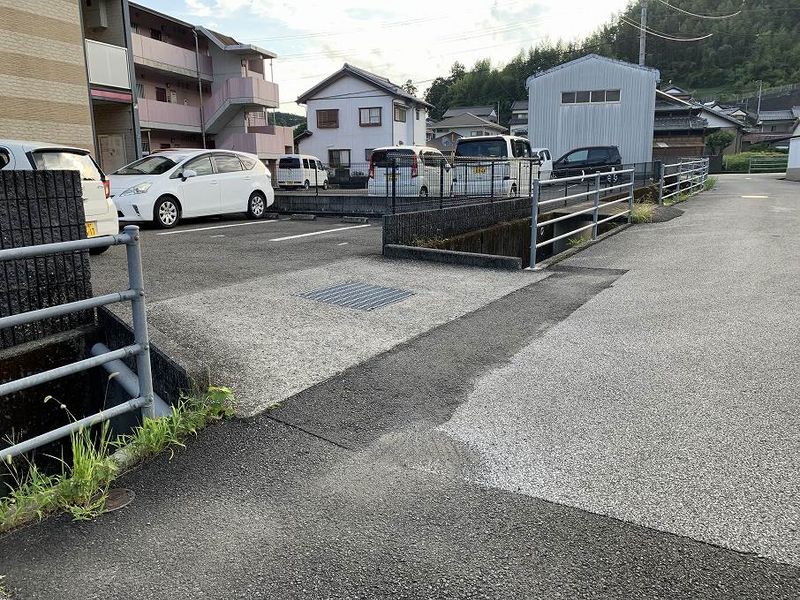 レオパレス三宝 エントランス