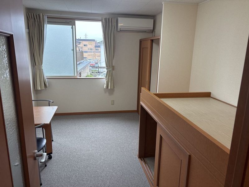 レオパレスＶＩＣＴＯＲＹＯＮＥ 居間