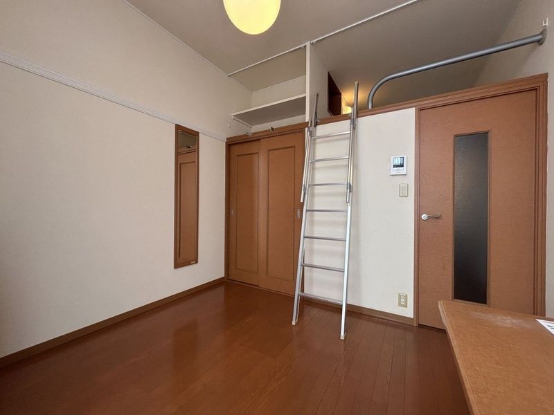 レオパレスセブンヒルズ 居間