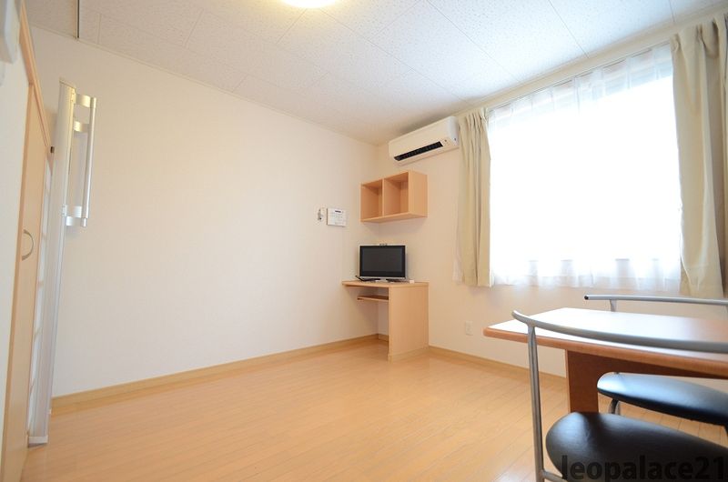 レオネクストフォレスト土井 居間