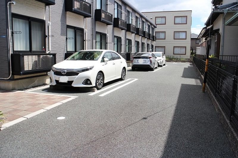 レオパレスみなみ 駐車場