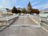 レオパレスりんごの木 駐車場
