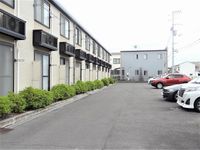 レオパレスステラ三條 駐車場