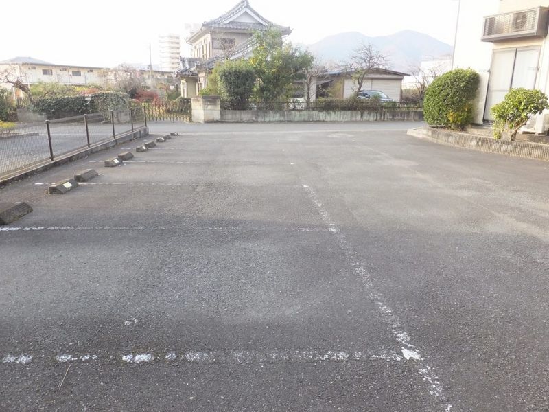レオパレスＯｈａｎａ 駐車場