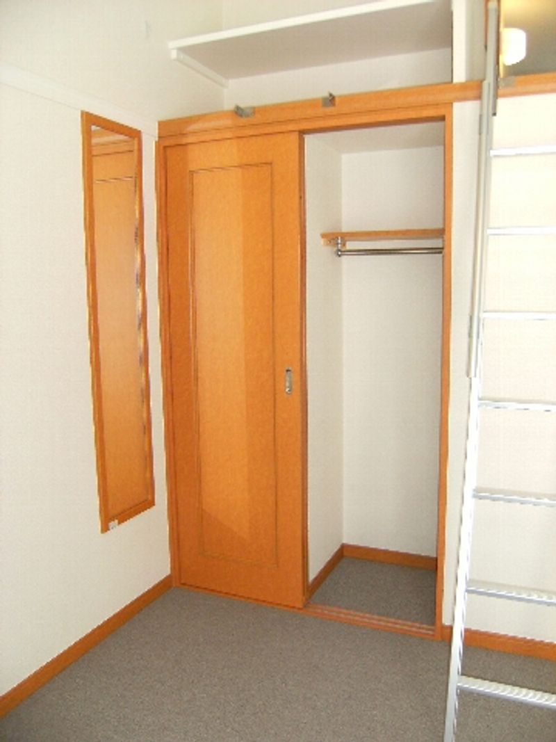 レオパレスオレンジ 収納