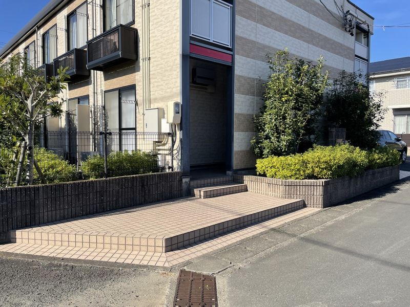 レオパレスドマーニ エントランス