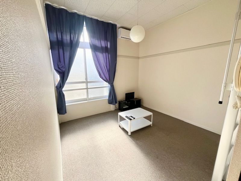レオパレスロイヤルＩ 居間