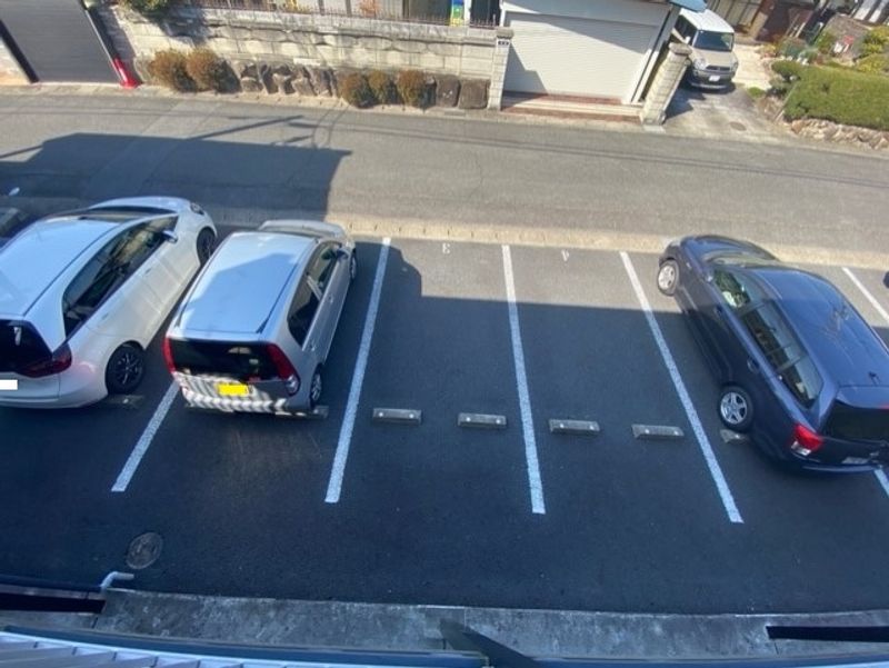 レオパレスボレロ 駐車場