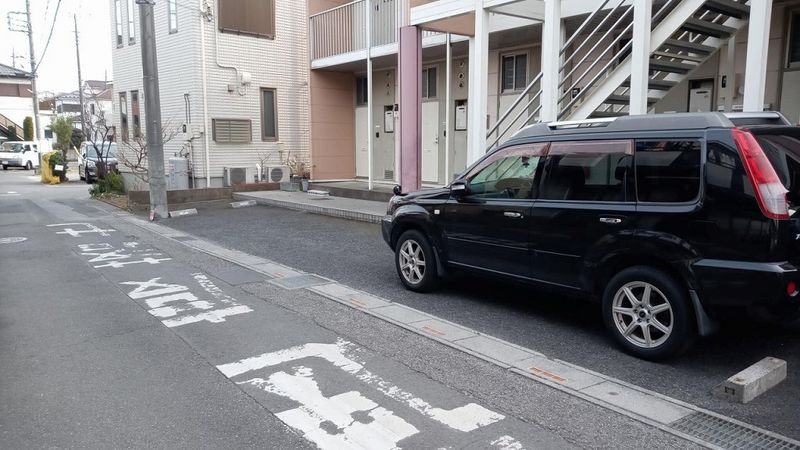 レオパレスハイツ小林 駐車場