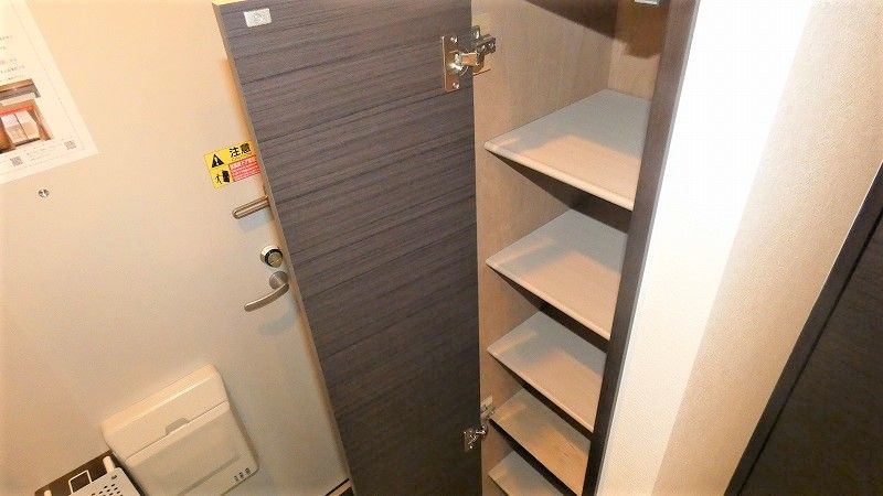 クレイノラ　トルチェ 玄関