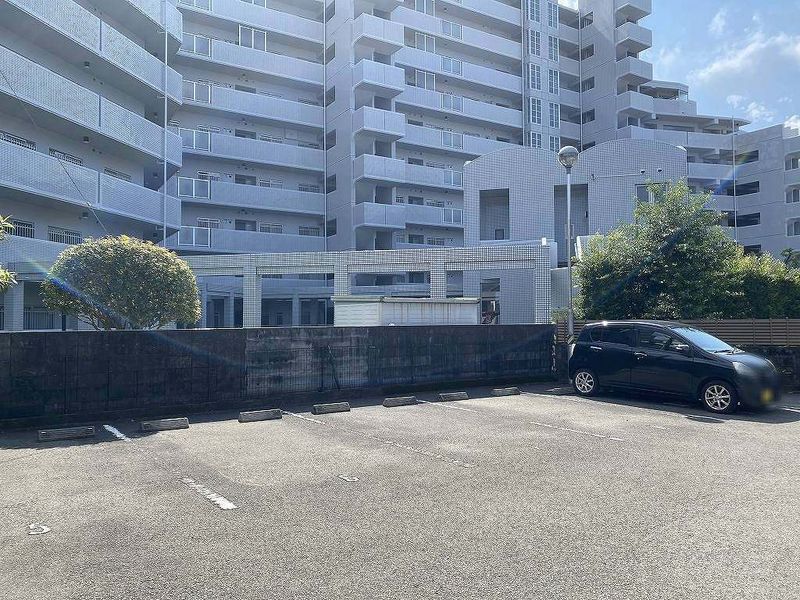 レオパレス中津瀬 駐車場