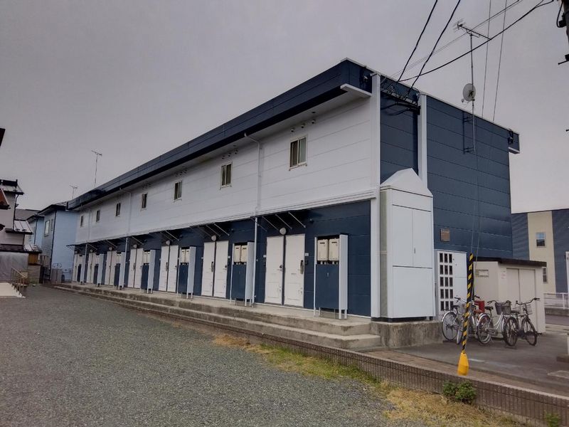 レオパレスコンフォート二本木 エントランス
