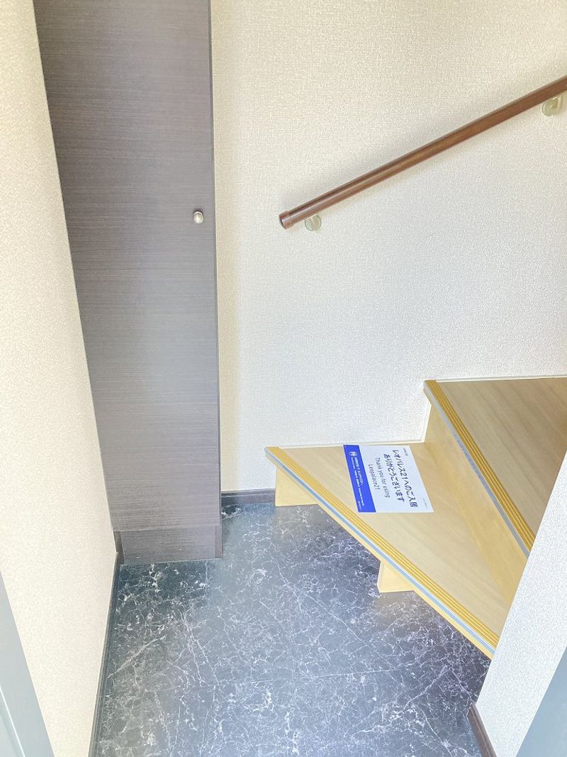 レオネクスト坂井砂山 玄関